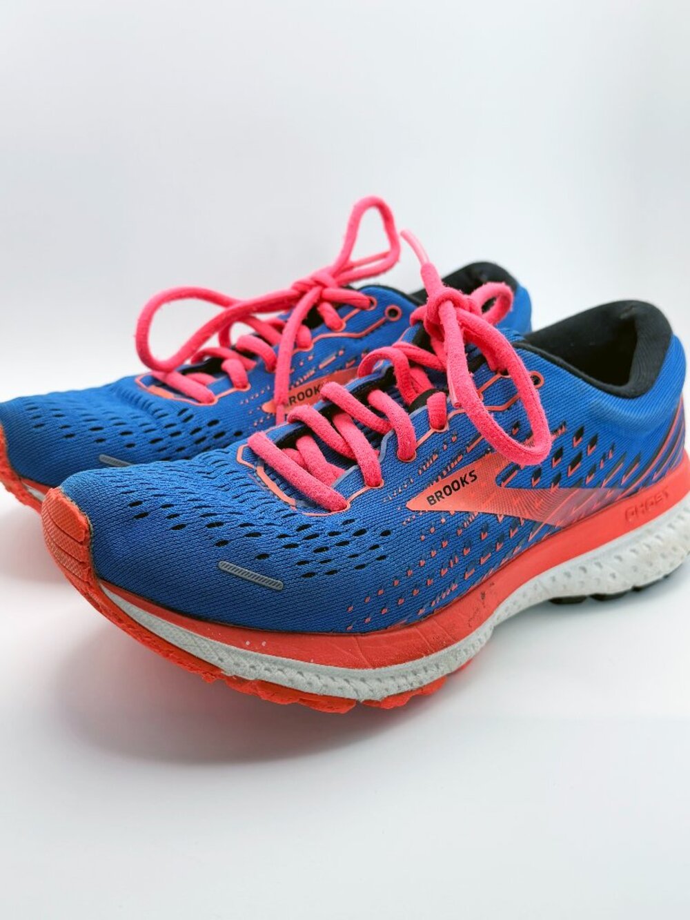 Brooks Ghost 13 Blue Coral Running Shoes Sneakers Womens Size 6 B Medium